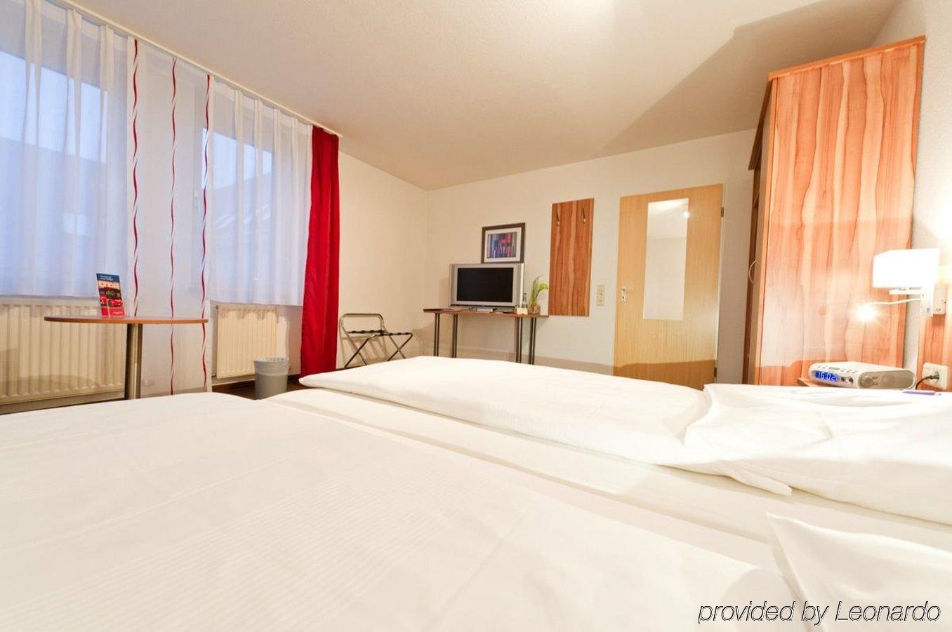 Hotel Domino สตุตการ์ต ภายนอก รูปภาพ