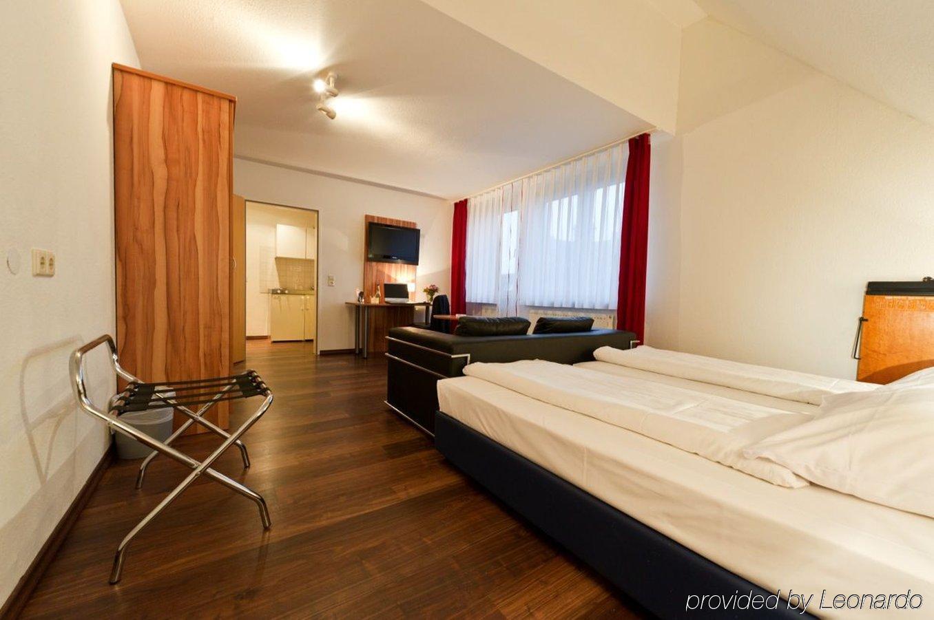 Hotel Domino สตุตการ์ต ภายนอก รูปภาพ